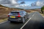 Volvo V60 D4 Cross Country 2019 года (UK)